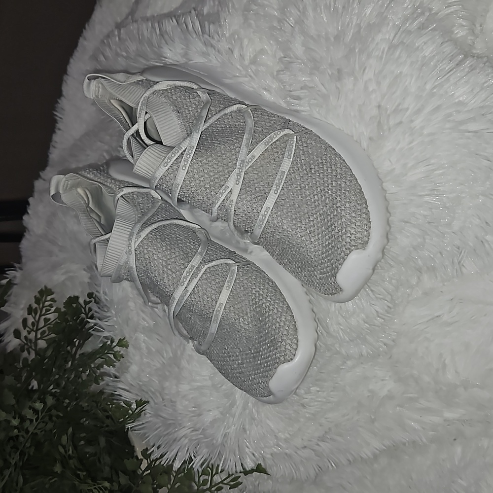 Adidas Ultimamotion Women size 8